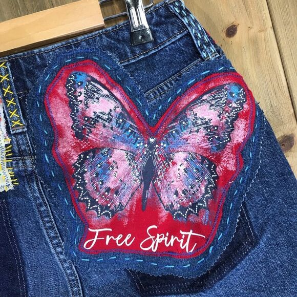 OOAK Universal Thread Womens Upcycled “Free Spirit” Cut Off Denim Shorts Sz 4/27 - Picture 9 of 16